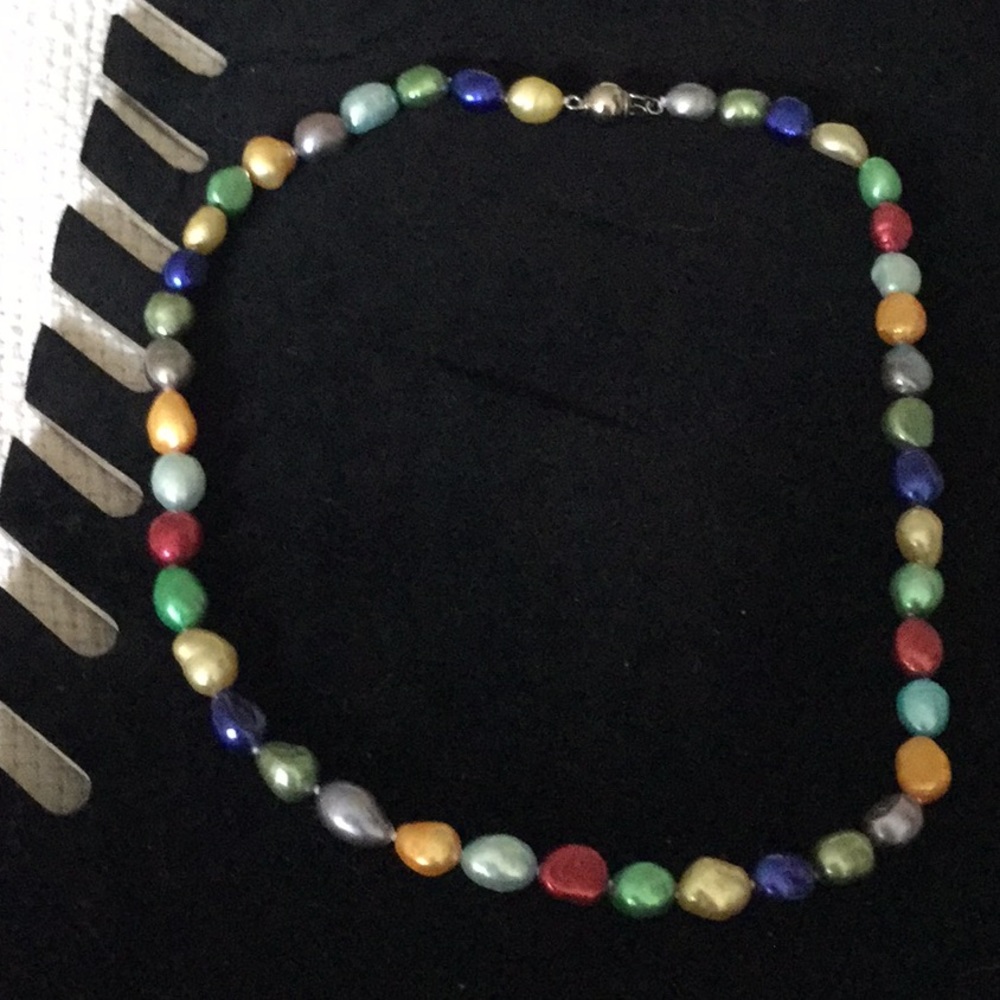 Freshwater pearl necklace in multi color